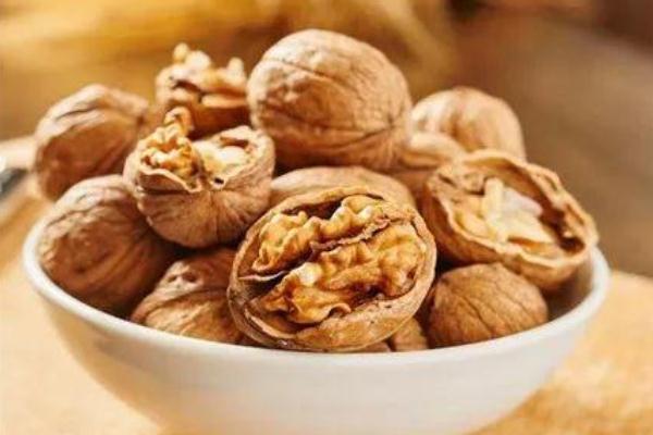 核桃真的能補腦嗎 核桃可以補腎嗎 核桃真的能補腦嗎 核桃可以補腎嗎