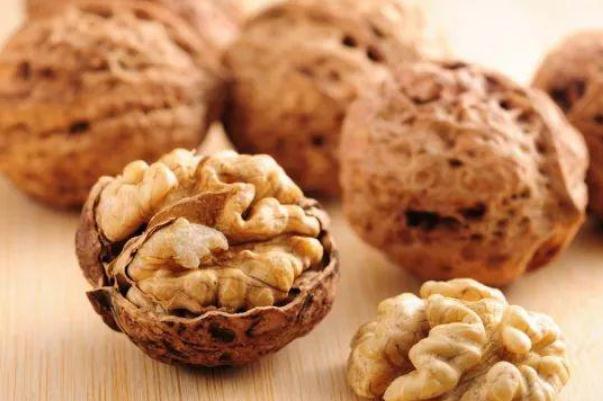 核桃能放多長(zhǎng)時(shí)間 核桃肉放久了會(huì)怎么樣