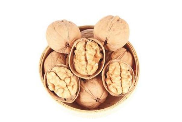 核桃的熱量是多少大卡 減肥期間可以吃核桃嗎 核桃的熱量是多少大卡 減肥期間可以吃核桃嗎