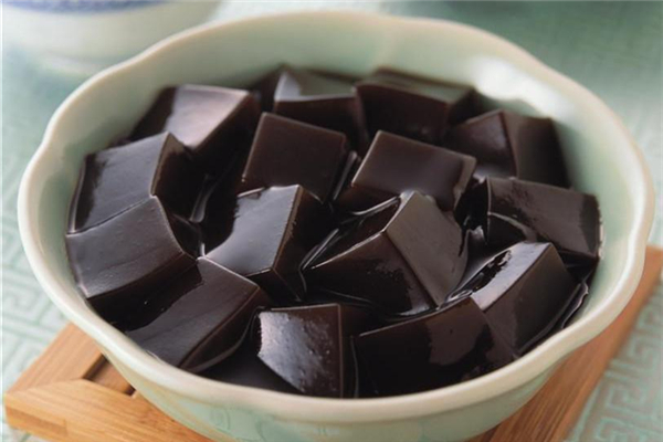 龜苓膏苦是怎么回事 龜苓膏與什么搭配好吃 龜苓膏苦是怎么回事 龜苓膏與什么搭配好吃