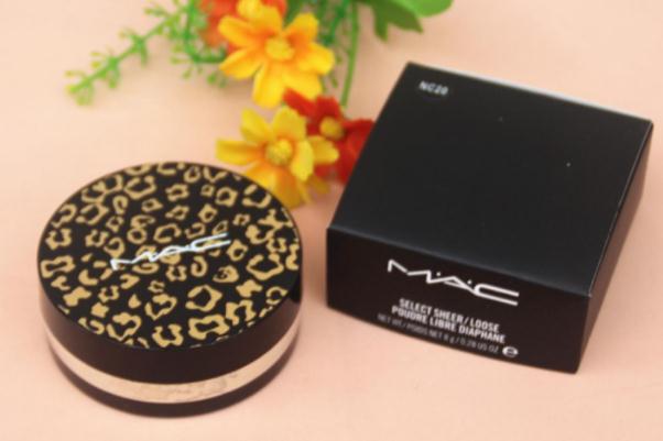 散粉用在頭發(fā)上會禿頭嗎 散粉可以用在頭發(fā)上嗎 散粉用在頭發(fā)上會禿頭嗎 散粉可以用在頭發(fā)上嗎