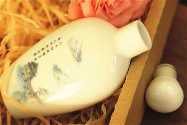 護(hù)發(fā)精油每次用多少 護(hù)發(fā)精油用多了會(huì)怎樣