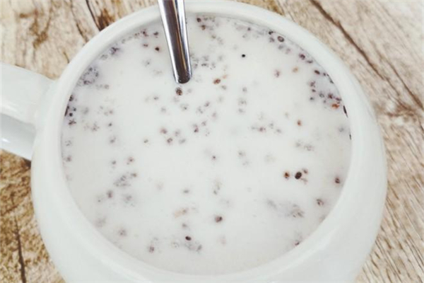 代餐奶昔對(duì)身體有影響嗎 代餐奶昔有營養(yǎng)嗎 代餐奶昔對(duì)身體有影響嗎 代餐奶昔有營養(yǎng)嗎