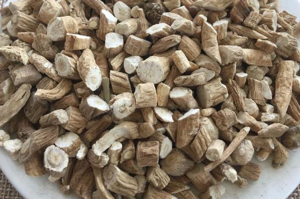 板藍(lán)根對(duì)咽炎有效果嗎 板藍(lán)根對(duì)鼻炎有效嗎 板藍(lán)根對(duì)咽炎有效果嗎 板藍(lán)根對(duì)鼻炎有效嗎