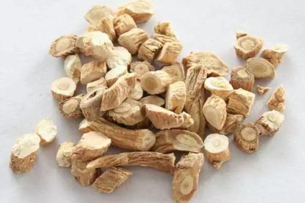 板藍(lán)根可以長期喝嗎 板藍(lán)根喝多了對(duì)身體有害嗎