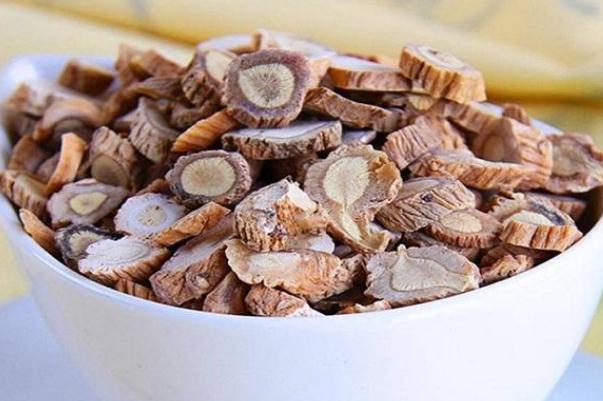 板藍(lán)根可以長期喝嗎 板藍(lán)根喝多了對(duì)身體有害嗎