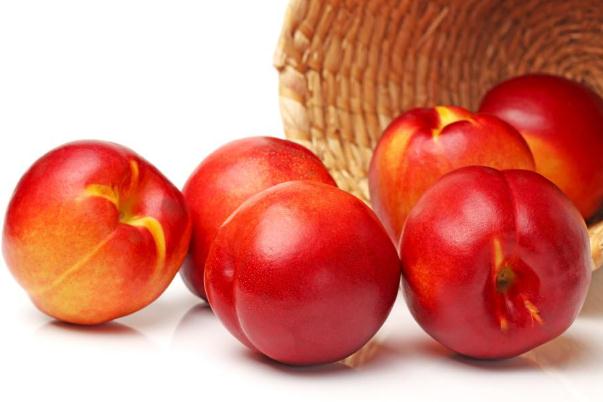 油桃可以空腹吃嗎 油桃可以連皮一起吃嗎 油桃可以空腹吃嗎 油桃可以連皮一起吃嗎