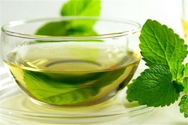 綠茶用多少度的水泡正好 綠茶一次放多少合適 綠茶用多少度的水泡正好 綠茶一次放多少合適