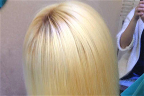 漂頭發(fā)頭皮疼正常嗎 漂頭發(fā)傷害大嗎 漂頭發(fā)頭皮疼正常嗎 漂頭發(fā)傷害大嗎