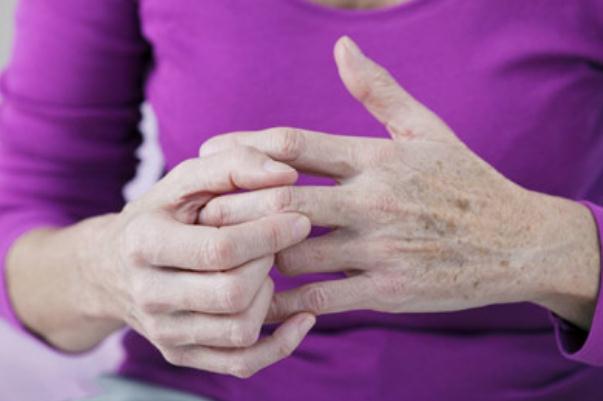 風(fēng)濕病會(huì)傳染他人嗎 風(fēng)濕病會(huì)發(fā)燒嗎 風(fēng)濕病會(huì)傳染他人嗎 風(fēng)濕病會(huì)發(fā)燒嗎