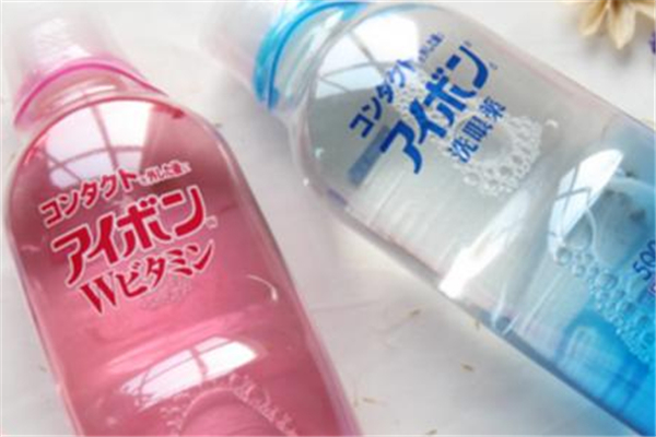 洗眼液用的時(shí)候眼睛需要睜開(kāi)嗎 洗眼液的正確使用方法