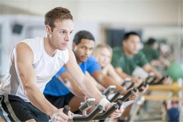 動(dòng)感單車騎多長時(shí)間為最合適 動(dòng)感單車騎時(shí)間長的危害 動(dòng)感單車騎多長時(shí)間為最合適 動(dòng)感單車騎時(shí)間長的危害