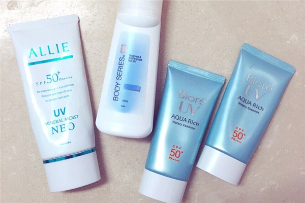 碧柔防曬霜可以維持多長時間 碧柔防曬霜多久補涂一次