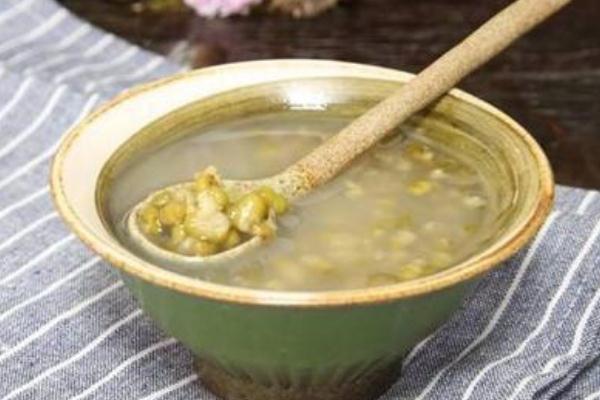喝綠豆湯有什么功效 喝綠豆湯的好處 喝綠豆湯有什么功效 喝綠豆湯的好處