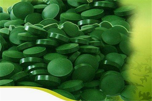 螺旋藻片咀嚼還是吞服 螺旋藻片的正確吃法和功效 螺旋藻片咀嚼還是吞服 螺旋藻片的正確吃法和功效