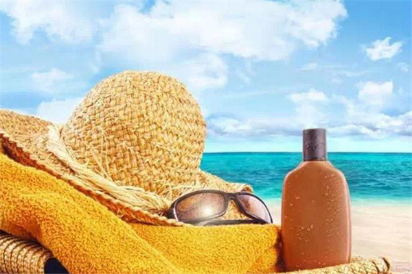 軍訓(xùn)多久補一次防曬 軍訓(xùn)防曬霜哪個牌子效果好 軍訓(xùn)多久補一次防曬 軍訓(xùn)防曬霜哪個牌子效果好