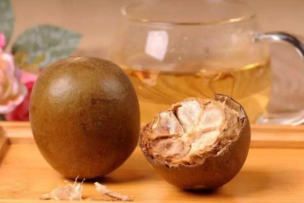 羅漢果可以和什么一起泡水喝 羅漢果可以和茶葉一起泡嗎 羅漢果可以和什么一起泡水喝 羅漢果可以和茶葉一起泡嗎