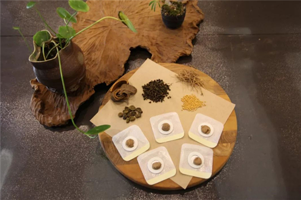 三伏貼有什么功效 三伏貼適合人群年齡 三伏貼有什么功效 三伏貼適合人群年齡