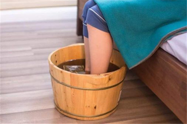 泡腳什么時間泡腳最好 泡腳能去除濕氣寒氣嗎 泡腳什么時間泡腳最好 泡腳能去除濕氣寒氣嗎