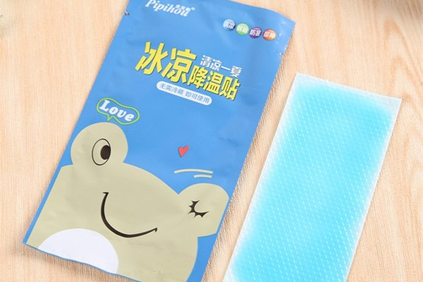 冰涼貼貼在哪里最涼快 冰涼貼貼多久拿下來 冰涼貼貼在哪里最涼快 冰涼貼貼多久拿下來