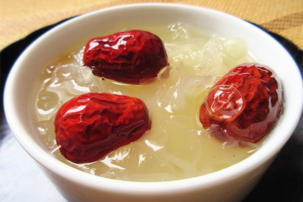 銀耳湯含糖量高嗎 銀耳湯適合什么人群喝 銀耳湯含糖量高嗎 銀耳湯適合什么人群喝