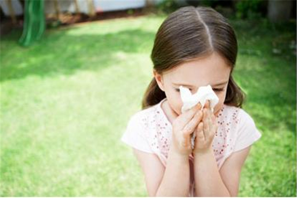 過(guò)敏性鼻炎會(huì)發(fā)展成哮喘嗎 過(guò)敏性鼻炎會(huì)引發(fā)什么疾病