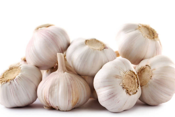 大蒜有黃斑點(diǎn)可以吃嗎 大蒜壞了什么樣子 大蒜有黃斑點(diǎn)可以吃嗎 大蒜壞了什么樣子