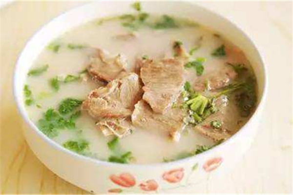 羊湯怎么熬制才出白湯 羊湯熬不白怎么回事 羊湯怎么熬制才出白湯 羊湯熬不白怎么回事