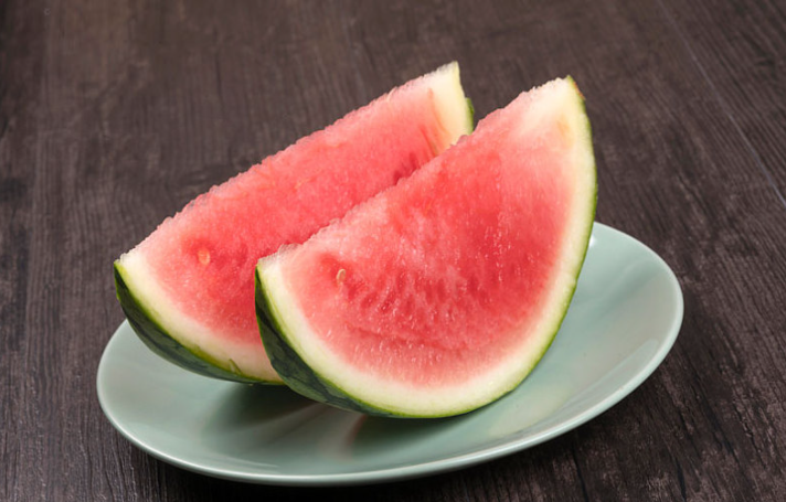 冰鎮(zhèn)西瓜能放多久 冰鎮(zhèn)西瓜的危害 冰鎮(zhèn)西瓜能放多久 冰鎮(zhèn)西瓜的危害