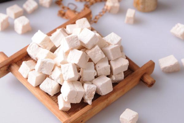 茯苓的功效與作用 茯苓的副作用 茯苓的功效與作用 茯苓的副作用