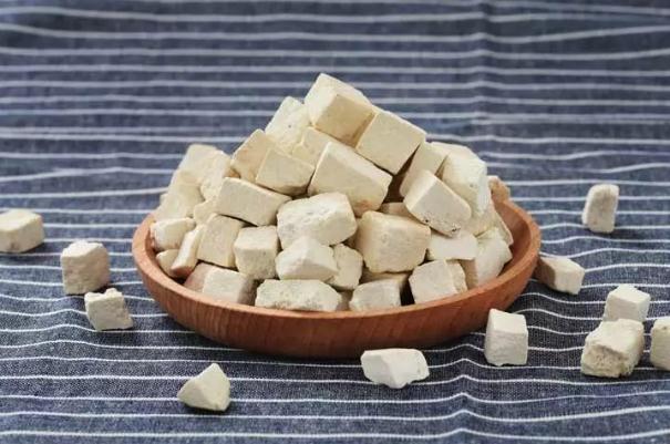 茯苓有安神的功效嗎 茯苓會不會上火 茯苓有安神的功效嗎 茯苓會不會上火