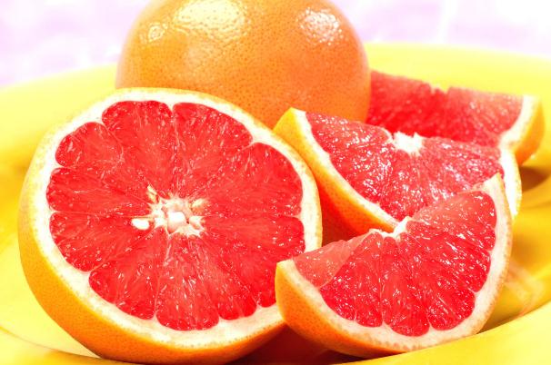 西柚可以泡水喝嗎 西柚可以降血糖嗎 西柚可以泡水喝嗎 西柚可以降血糖嗎