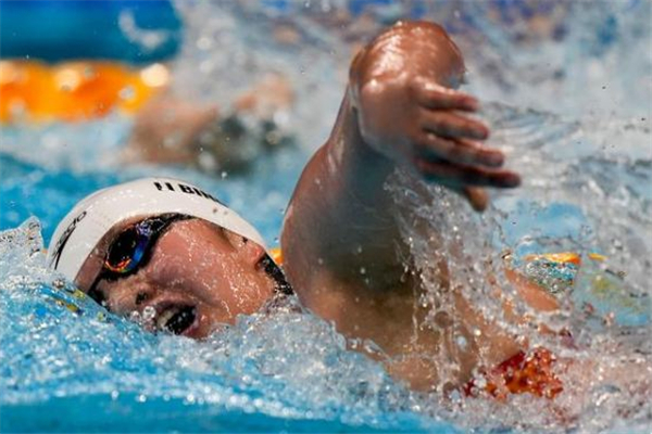 李冰潔女子400米自由泳摘銅 自由泳怎么游的快又輕松