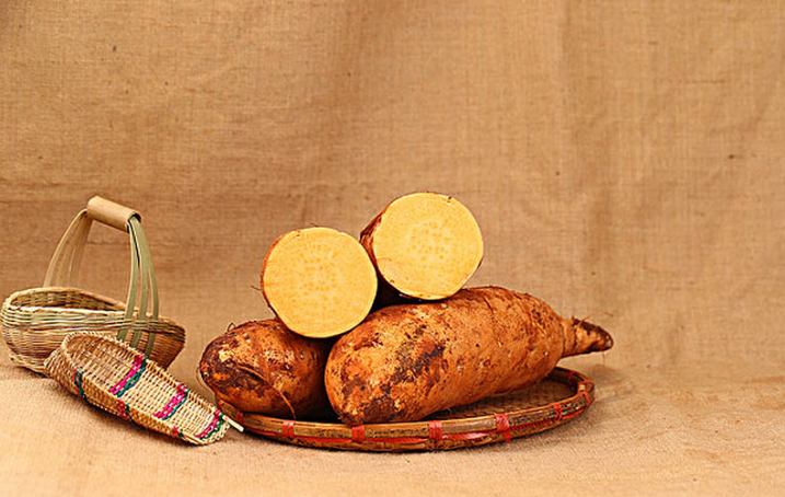 烤紅薯去皮好還是不去皮好 烤紅薯烤箱多長(zhǎng)時(shí)間