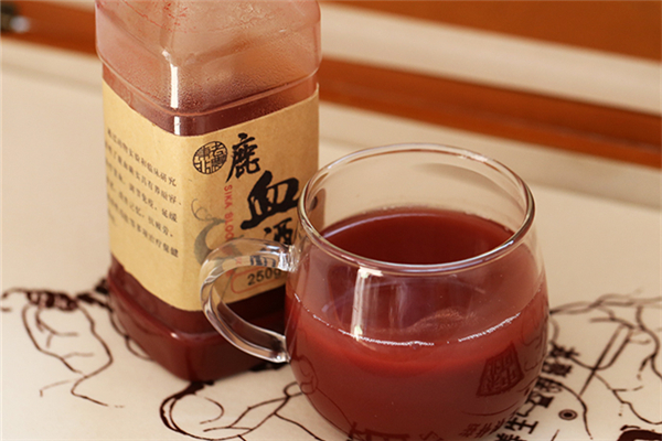 鹿血酒有什么功效 鹿血酒真的可以壯陽嗎 鹿血酒有什么功效 鹿血酒真的可以壯陽嗎