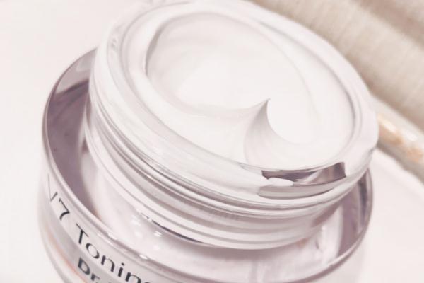 素顏霜會(huì)過期嗎 素顏霜過期了還能用嗎 素顏霜會(huì)過期嗎 素顏霜過期了還能用嗎