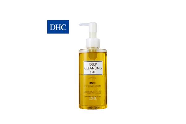 用卸妝油還需要用洗面奶嗎 用卸妝油會導(dǎo)致長痘嗎 用卸妝油還需要用洗面奶嗎 用卸妝油會導(dǎo)致長痘嗎