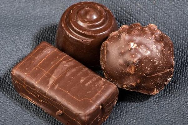巧克力會(huì)不會(huì)發(fā)胖 不吃飯吃巧克力會(huì)胖嗎