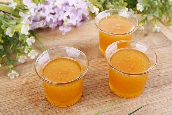 夏天適合喝蜂蜜嗎 夏天喝蜂蜜水的最佳時間 夏天適合喝蜂蜜嗎 夏天喝蜂蜜水的最佳時間