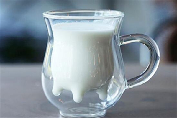 羊奶有膻味嗎 羊奶有膻味好還是沒膻味好 羊奶有膻味嗎 羊奶有膻味好還是沒膻味好