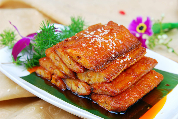 帶魚(yú)適合減肥吃嗎 帶魚(yú)適合孕婦吃嗎