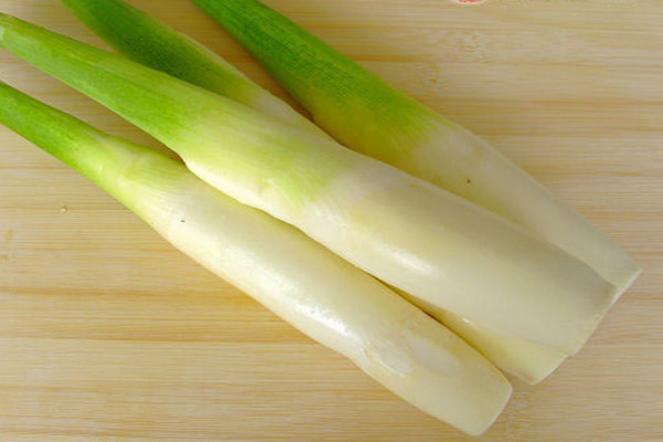 茭白會(huì)導(dǎo)致尿酸高嗎 茭白會(huì)導(dǎo)致過(guò)敏嗎