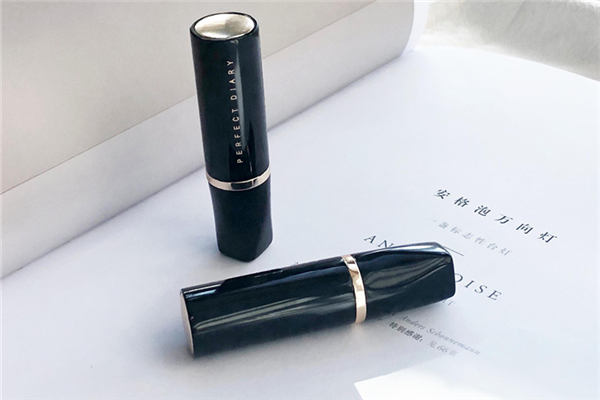 完美日記小黑鉆真假對(duì)比 完美日記小黑鉆干不干 完美日記小黑鉆真假對(duì)比 完美日記小黑鉆干不干