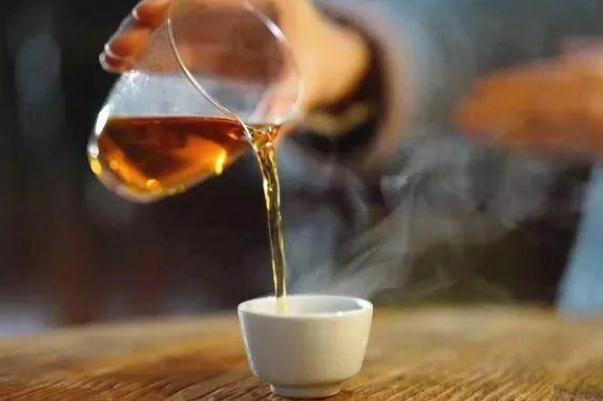 老人長(zhǎng)期喝濃茶致重度貧血 喝濃茶對(duì)身體有哪些危害 老人長(zhǎng)期喝濃茶致重度貧血 喝濃茶對(duì)身體有哪些危害