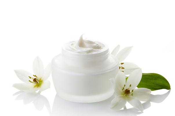 保濕霜的作用和功效 保濕霜哪個品牌保濕效果好 保濕霜的作用和功效 保濕霜哪個品牌保濕效果好