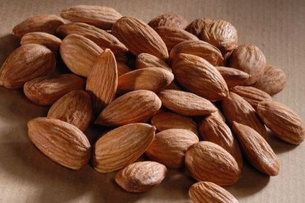 苦杏仁可以直接吃嗎 苦杏仁可以長期吃嗎 苦杏仁可以直接吃嗎 苦杏仁可以長期吃嗎