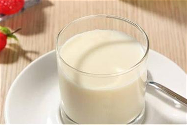 牛奶早上喝好還是晚上喝好 牛奶什么時(shí)候喝效果最佳 牛奶早上喝好還是晚上喝好 牛奶什么時(shí)候喝效果最佳