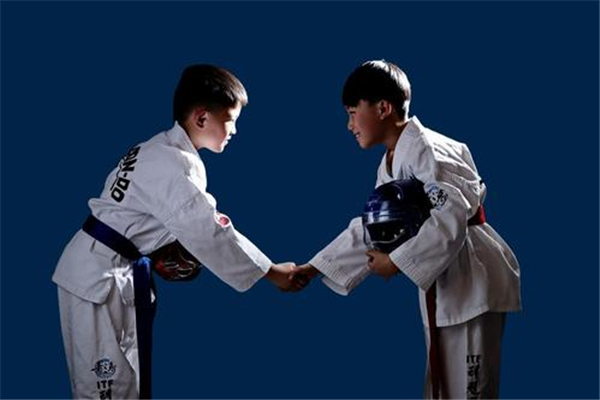 跆拳道有實(shí)戰(zhàn)能力嗎 跆拳道的好處與壞處 跆拳道有實(shí)戰(zhàn)能力嗎 跆拳道的好處與壞處