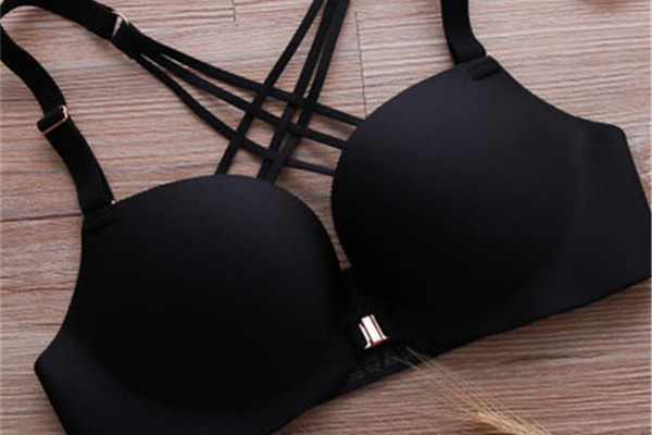 內(nèi)衣有鋼圈好還是無鋼圈好 內(nèi)衣里的鋼圈是干嘛的 內(nèi)衣有鋼圈好還是無鋼圈好 內(nèi)衣里的鋼圈是干嘛的