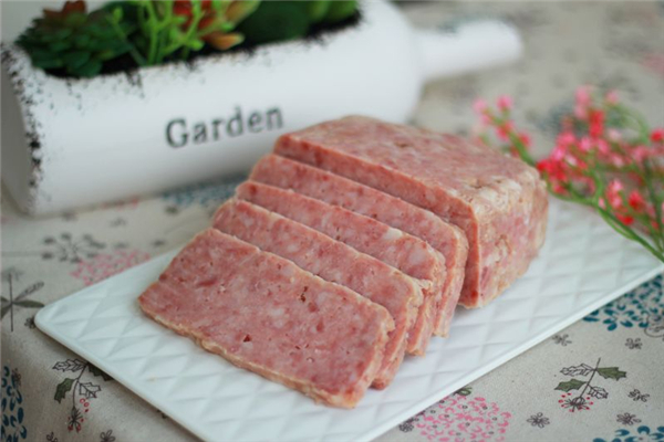 自制午餐肉用哪部分的肉 自制午餐肉需要加面粉嗎 自制午餐肉用哪部分的肉 自制午餐肉需要加面粉嗎